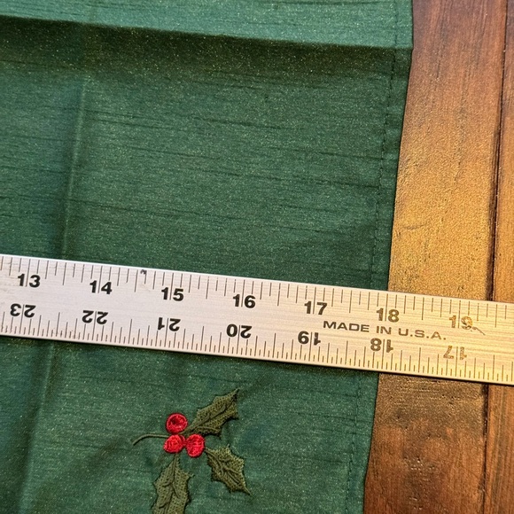 Set of 4 Christmas Holiday Napkins 2 different patterns - Holly Berry and Plaid - Picture 8 of 9